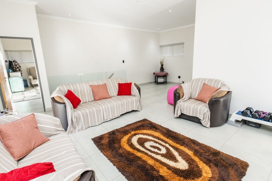 4 Bedroom Property for Sale in Woodland Hills Bergendal Free State